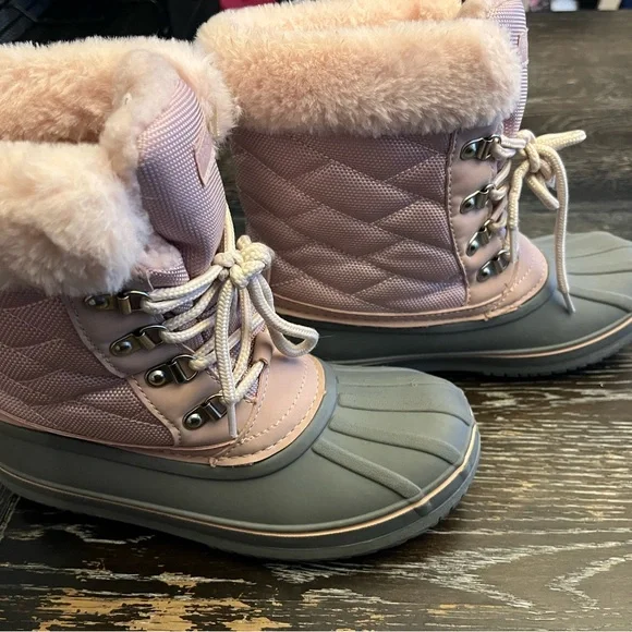 Girls’ London Fog snow/rain boots. - Picture 3 of 7